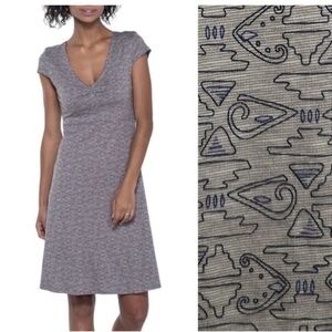 Toad&Co Rosemarie V Neck Cap Sleeve light Tan Mocha Geo Print Bicycle Embroidery